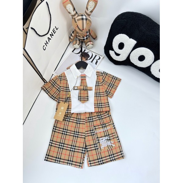 バーバリーキッズセットアップ 夏Burberry 風 クラシックヴィンテージチェック 男の子キッズ2点セット 子供服Burberry高品質記念写真映え ヴィンテージチェックキッズ 3 点セット 馬騎士ロゴ刺繍ショーツ 男の子誕生日プレゼントお出かけ服
