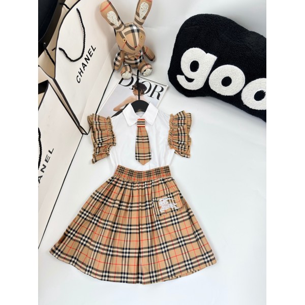 バーバリー風子供服 セットアップヴィンテージチェック 女の子2 点セット フリル袖シャツ プリーツスカート フォーマルハイブランド子供服 コピーBurberry 女の子洋服小中学生激安バーバリーキッズ セットアップ女の子