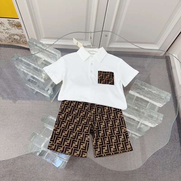激安フェンディFENDI FF 総柄ポケット付き白ポロシャツ FF 総柄ショーツ キッズ上下セット 男児向けフェンディ子供服セットハイブランド韓国風