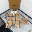 バーバリーBURBERRY クラシックチェック ポロ襟半袖ベビーロンパース 2 カラー 新生児～幼児サイズホワイト襟付き バーバリー子供服新生児服BURBERRY 文字プリント ヴィンテージチェックベビーつなぎ服