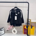 シャネルCHANEL子供服 キッズダブル C 刺繍フード付きウエスト切り替えブルゾンシャネルCHANEL女の子黒秋冬シャネル女児白袖切り替えフードジャケット 裾チュール付きウエストゴム