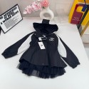 シャネルCHANEL子供服 キッズダブル C 刺繍フード付きウエスト切り替えブルゾンシャネルCHANEL女の子黒秋冬シャネル女児白袖切り替えフードジャケット 裾チュール付きウエストゴム