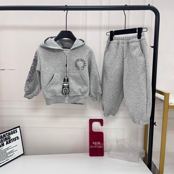 クロムハーツ Chrome Hearts 子供服セットアップキッズクロスモチーフ刺繍ジップパーカー上下セットグレー男女兼用クロムハーツ クロスチャーム付きキッズスウェットセット