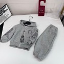 クロムハーツ Chrome Hearts 子供服セットアップキッズクロスモチーフ刺繍ジップパーカー上下セットグレー男女兼用クロムハーツ クロスチャーム付きキッズスウェットセット