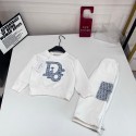  ハイブランドディオールキッズセットアップ  Dior 子供服キッズ 大アルファベットプリント スウェットトップス＋カーゴパンツ 2 点セット ホワイトハイブランド子供服 男女兼用激安