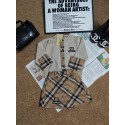 バーバリーBURBERRYキッズ カーディガン スカート セットアップ ベアーパッチ 男の子 女の子 ベージュ 秋冬服バーバリーBURBERRY子供用 チェック柄スカート 2点セット ニットトップス