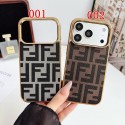 フェンディ fendi  IPhone18pro max 18Pro 18 17ケースFENDI 風 定番 FF 総柄メッキゴールドフレームスマホケース ホワイト・ブラウン 2 色展開フェンディ アイフォン 18pro max 17 pro max 大人上品レザー調カバー