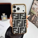 フェンディ fendi  IPhone18pro max 18Pro 18 17ケースFENDI 風 定番 FF 総柄メッキゴールドフレームスマホケース ホワイト・ブラウン 2 色展開フェンディ アイフォン 18pro max 17 pro max 大人上品レザー調カバー