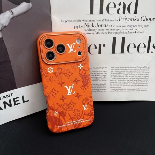 ハイブランドLVアイフォン18pro max 18plus 18ケース  オレンジレザー風 LV 植物蝶総柄スマホケースルイヴィトンiphone 18 18promax 17 16 15ケース  大窓メタリックレンズ枠 iPhone 全機種