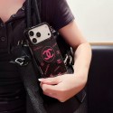 シャネルCHANELアイフォン18ultra 18pro 17 proカバー IPhone18pro max 18ultra 18Pro 17ケースラックラメ入り ピンク総柄スマホケース キャラクタースタンド付き 2 タイプアイフォン18plus 18ultra 17pro max ケース シャネル女子 かわいい おしゃれアイフォン18pro  18air 18 Plus 18 Pro Max スマホケース