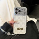 グッチGUCCI アイホン18pro 18pro max 17 Pro GG 総柄 ラインストーンカメラフレーム スマホケース 2 カラー レディースアイフォーン18ultra 17 18 18 Pro Max Iphone18duo 18 Plus 17E 17ケースグッチGUCCI  Iphone18pro max18 17 16 15 Pro Max ブランドスマホケース女性向け
