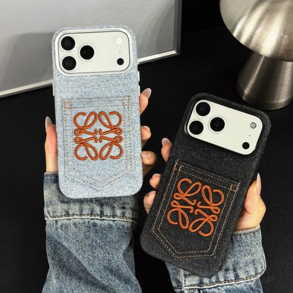 ロエベ可愛いアイフォン18pro max 17 pro max 18 ケース デニム ポケット アネグラム 刺繍 Iphone18 Plus 17Pro Max ブランド レディース 人気 ロエベLOEWE ライトブルー ブラック アイフォン18pro 17 proカバー