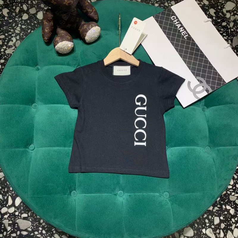 夏服GUCCI に最適高級感たっぷりなグッチ子供 T シャツ、白とブルーの 2 色展開
