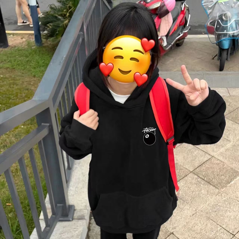 キッズ 子供服ステューシー キッズ ブラックロゴプリントパーカースタッシー キッズ ブラッ