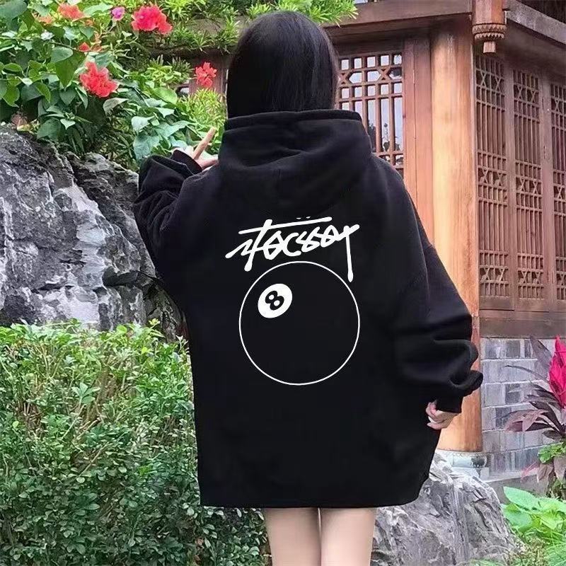 ステューシーキッズ 子供服  大人気ストゥッシー (Stussy) 個性的な 8 ボールモチーフが目を引く 