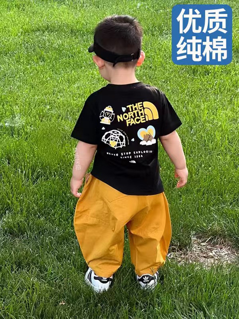 ザノースフェイス子供向け T シャツ アウトドアモチーフで子供 