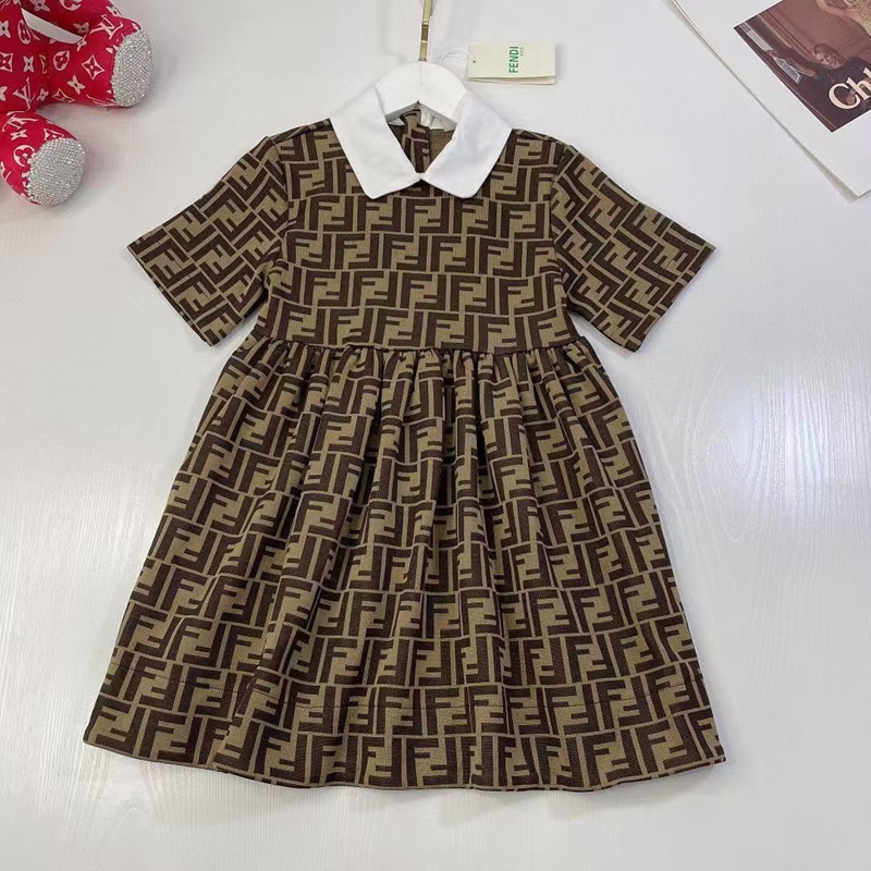 フェンデイ子供用ドレスFENDI モノグラム柄入り 女の子