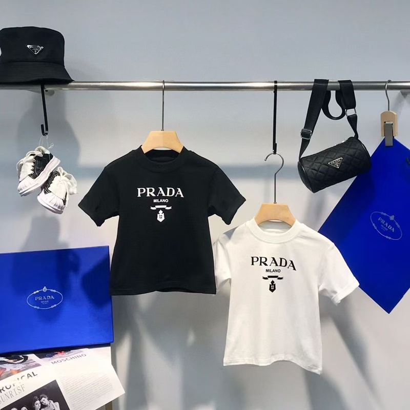 プラダキッズ衣装おしゃれな Prada 男女児用 T シャツ