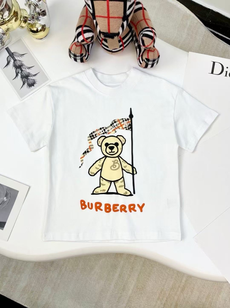 バーバリーキッズ夏服 ホワイト T シャツBURBERRYと可愛い