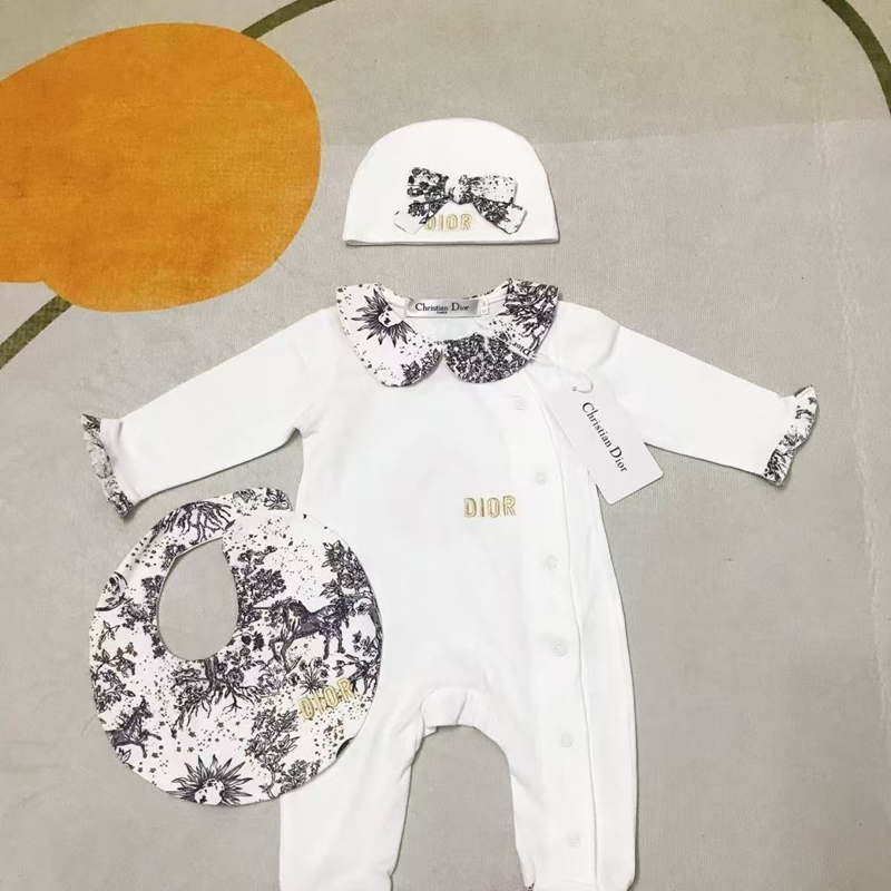 Dior ベビーウェア 3 点セット クチバシ襟 & ブランドロゴ シンプルでエレガントディオール 新生児