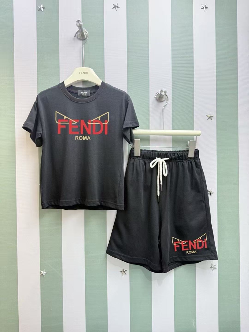 FENDI 子供用セット 半袖 T シャツショート フェンディロゴ カジュ