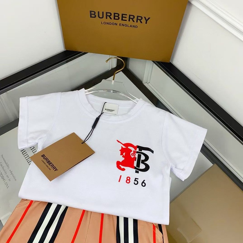 子供服Burberryキッズ 2 点セットアームドホリック1856高級感バーバリー