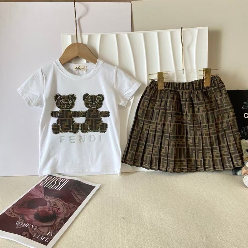 FENDI キッズ姉妹服 ベア & モノグラム 黒 × 白 コーデセットフェンデイ