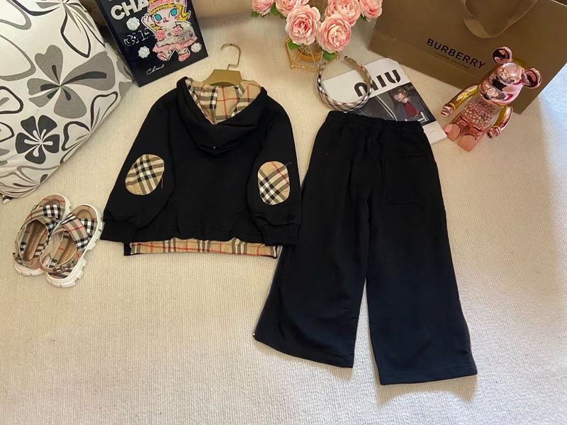 バーバリー秋冬子供キッズ服 