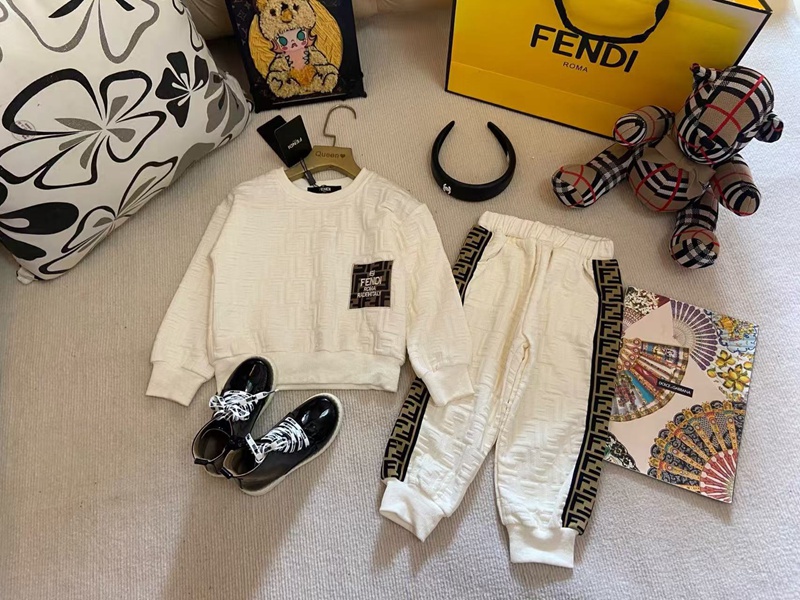 フェンディ子供服 fendi  秋冬 子供キッズ服