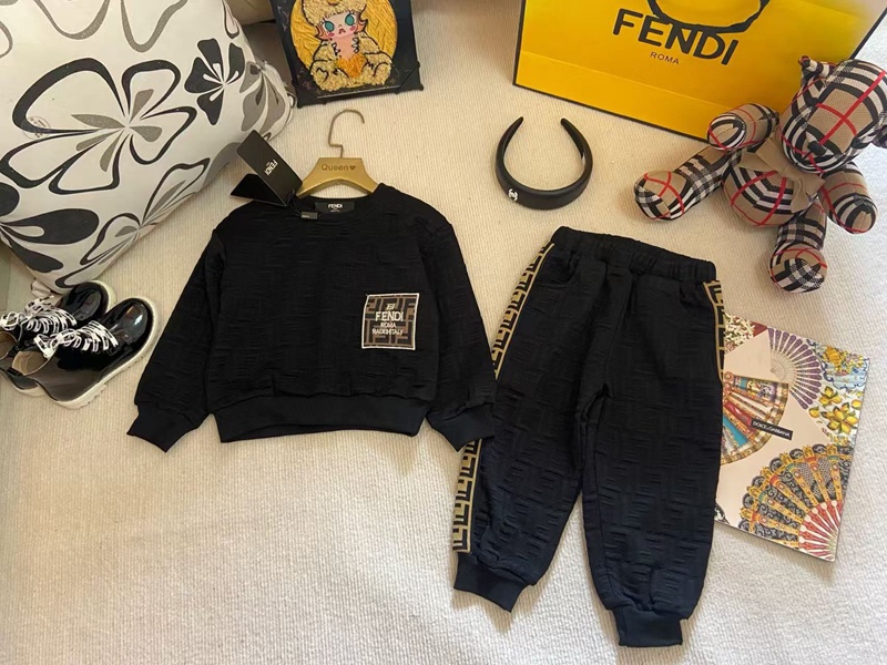  fendi子供服 男の子フェンディ風