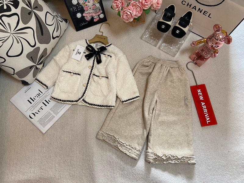 シャネル子供セットアップCHANEL女の子