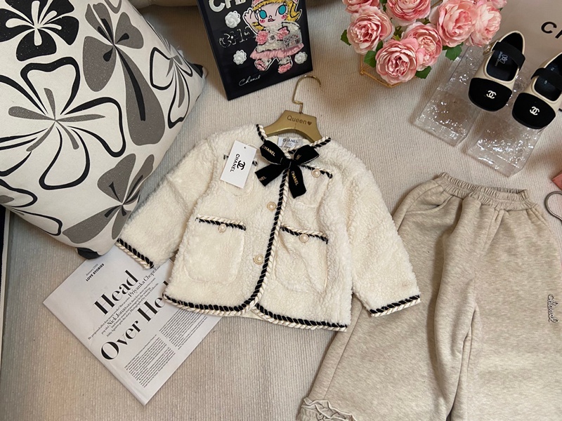 シャネル風 フリース オフホワイト 2 点セットシャ