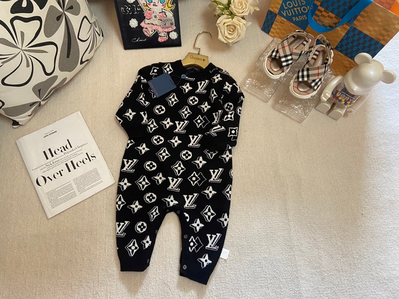 秋冬可愛いハイブランドLV子供服幼児用