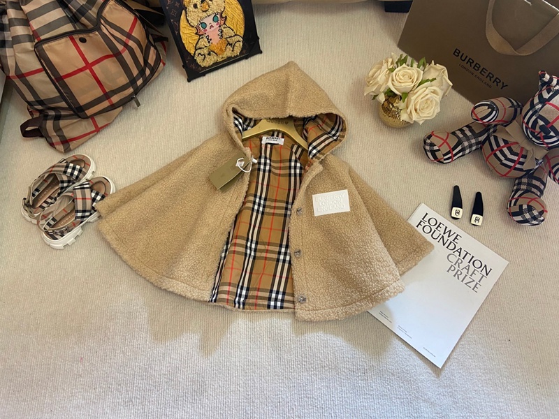 バーバリー風 キッズ ベージュフリース チェック裏地 