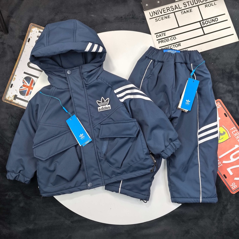 アディダスAdidas子供セットアップ激安