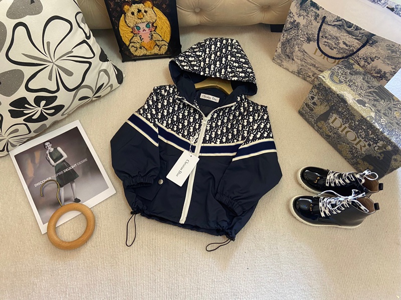 子供服高級感 モノグラム ネイビー フード付きコートDior