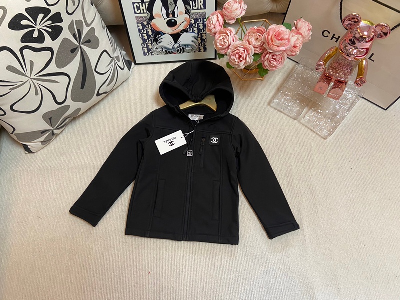 シャネル風 キッズ ブラック ロゴアクセント フード付きジャケット