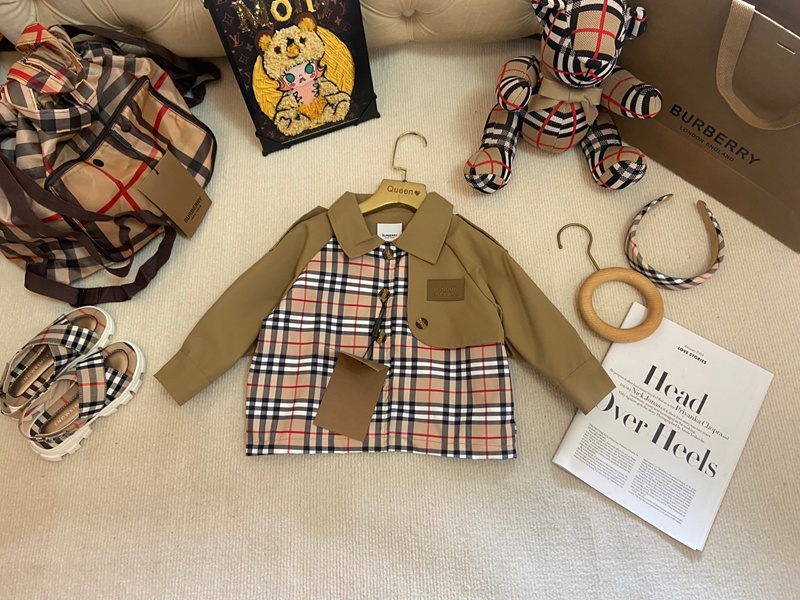 バーバリー Burberry キッズ ウィンターコート パッチワークデザイン 