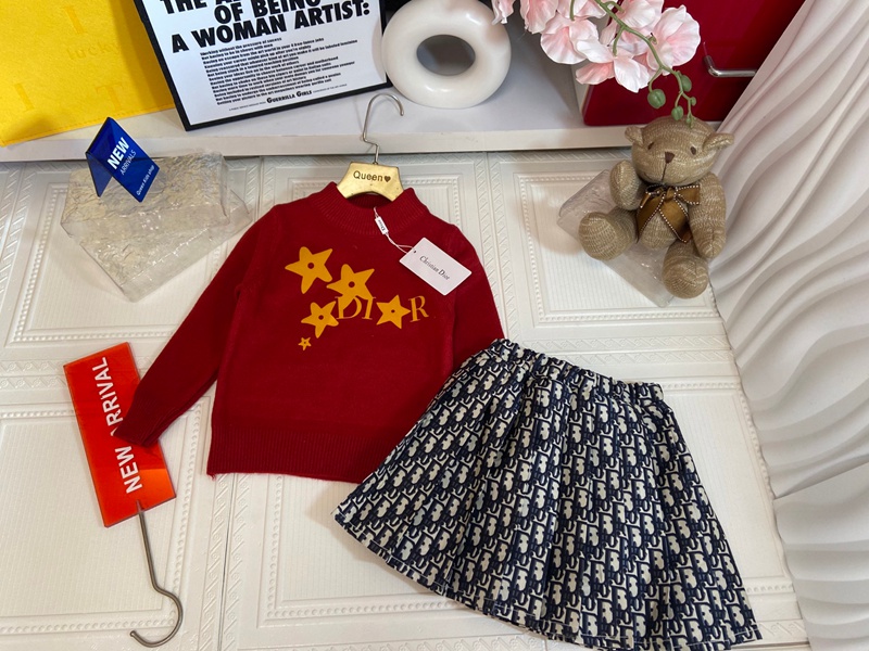 ハイブランド秋冬用 ディオール風 女童 レッドニット + モノグラムスカート 2 点セット