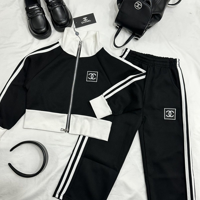 ルシャネルキッズ用 シャネル風モノクロジャージセット カジュアル着用