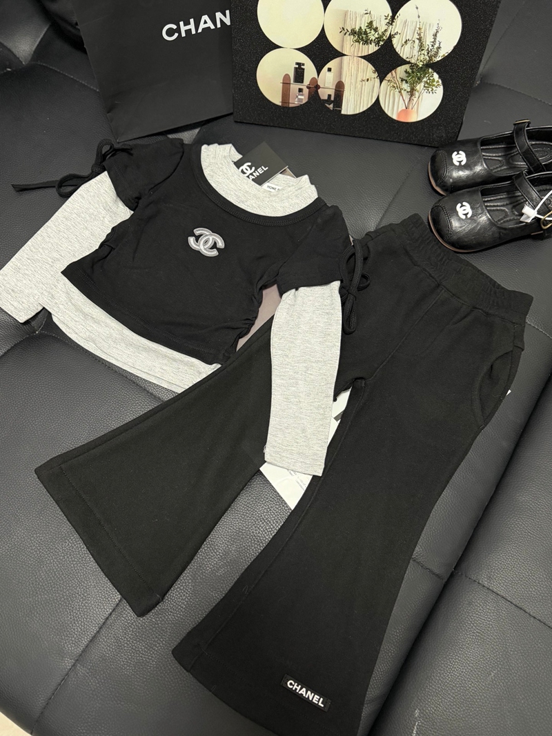 シャネル風 キッズ レイヤードトップス＋レザーショーツ / フレアパンツ 