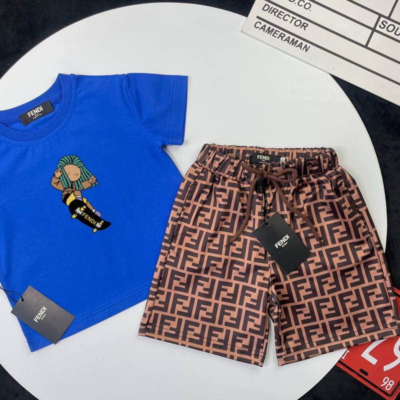  FENDI 子供服夏 スケートボーイ プリント 