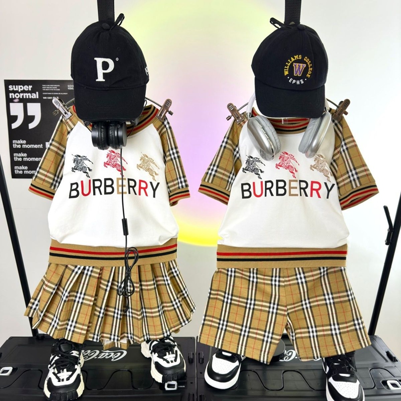 ハイブランドバーバリー子供服セットアップ