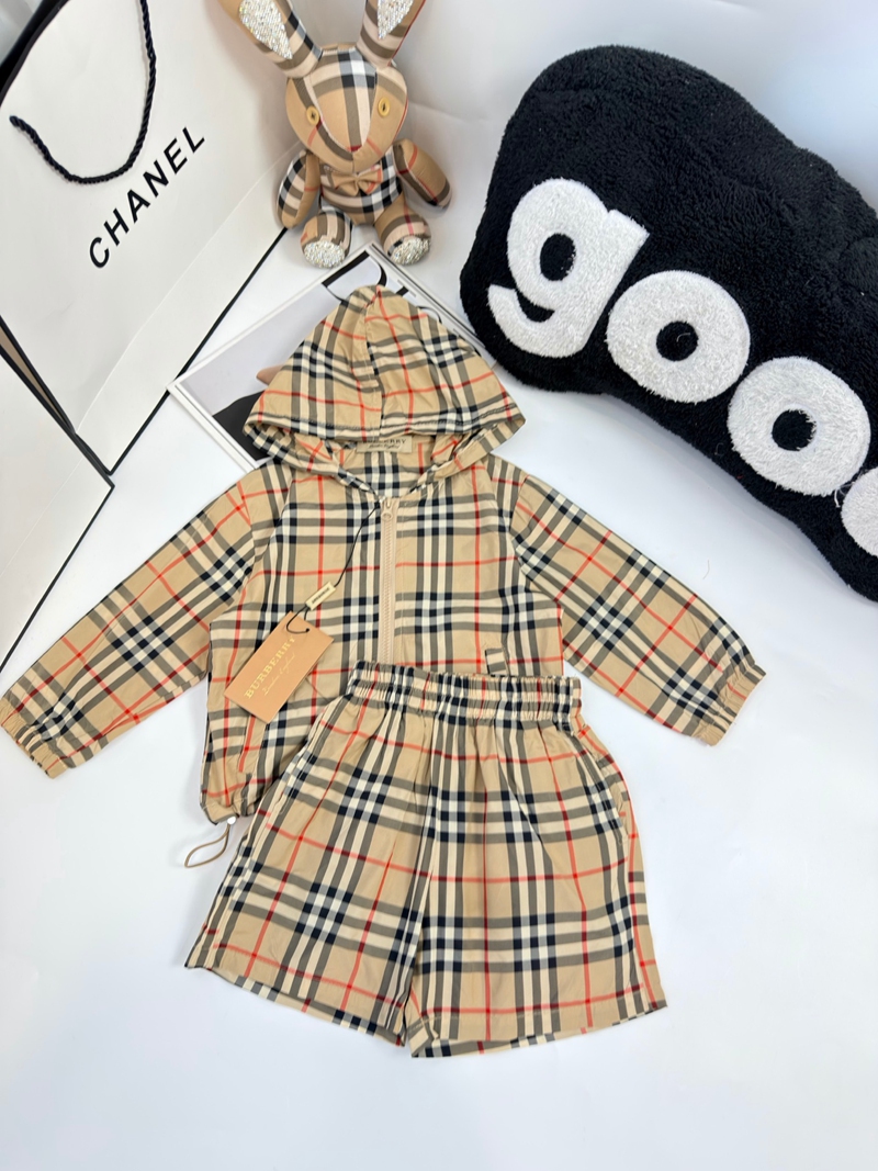 バーバリー Burberryクラシックチェック柄 キッズ