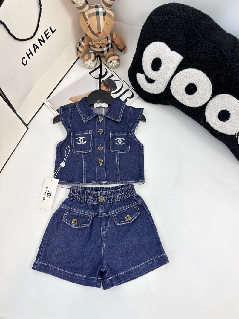 シャネルCHANELキッズセットアップ
