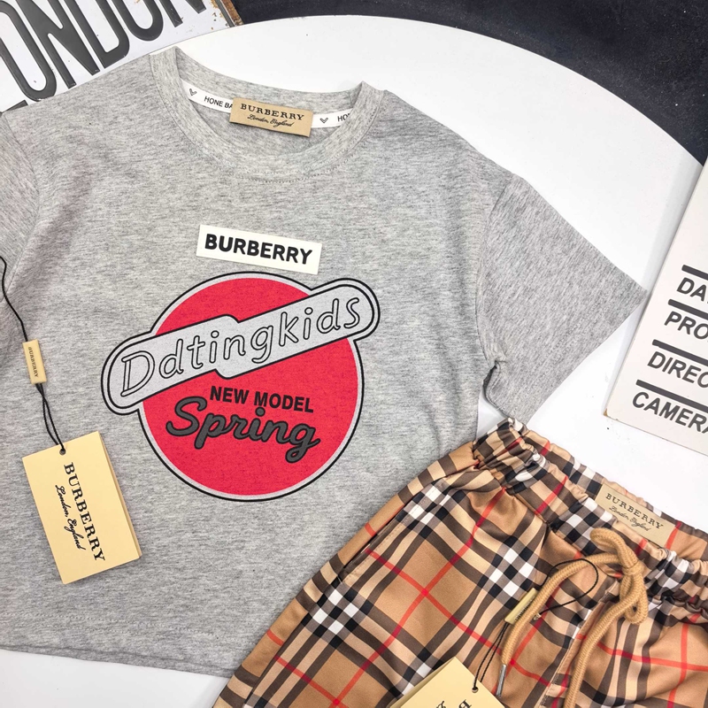 BURBERRY 子供服セットアップ男の子ハイブランド韓国風