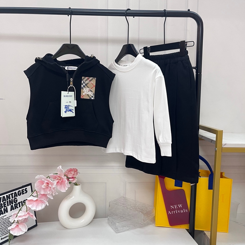 バーバリーキッズセットアップ子供服