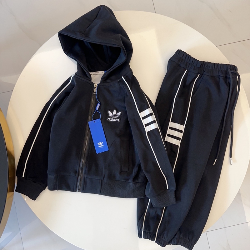 アディダスAdidas子供服セットアップ