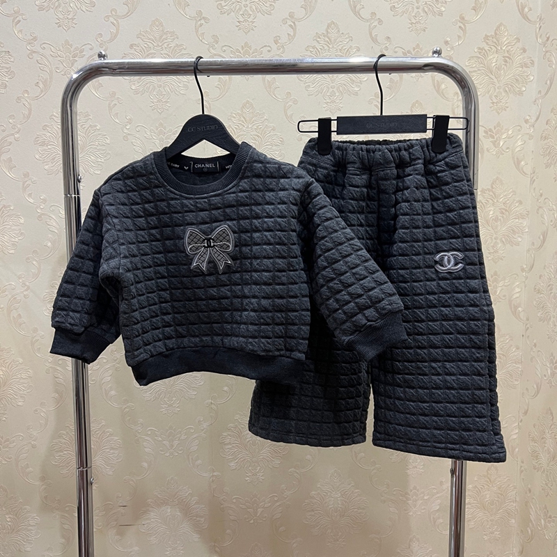シャネルCHANELキッズ キルティング 2 点