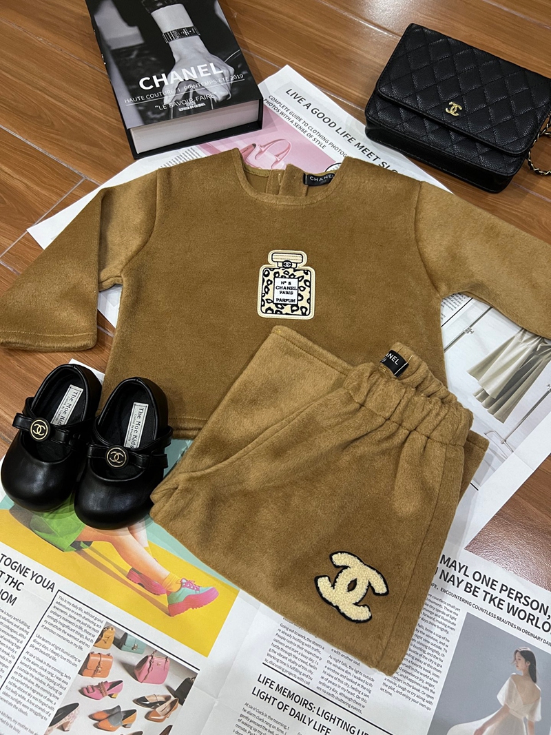 ハイブランドシャネルCHANEL女の子